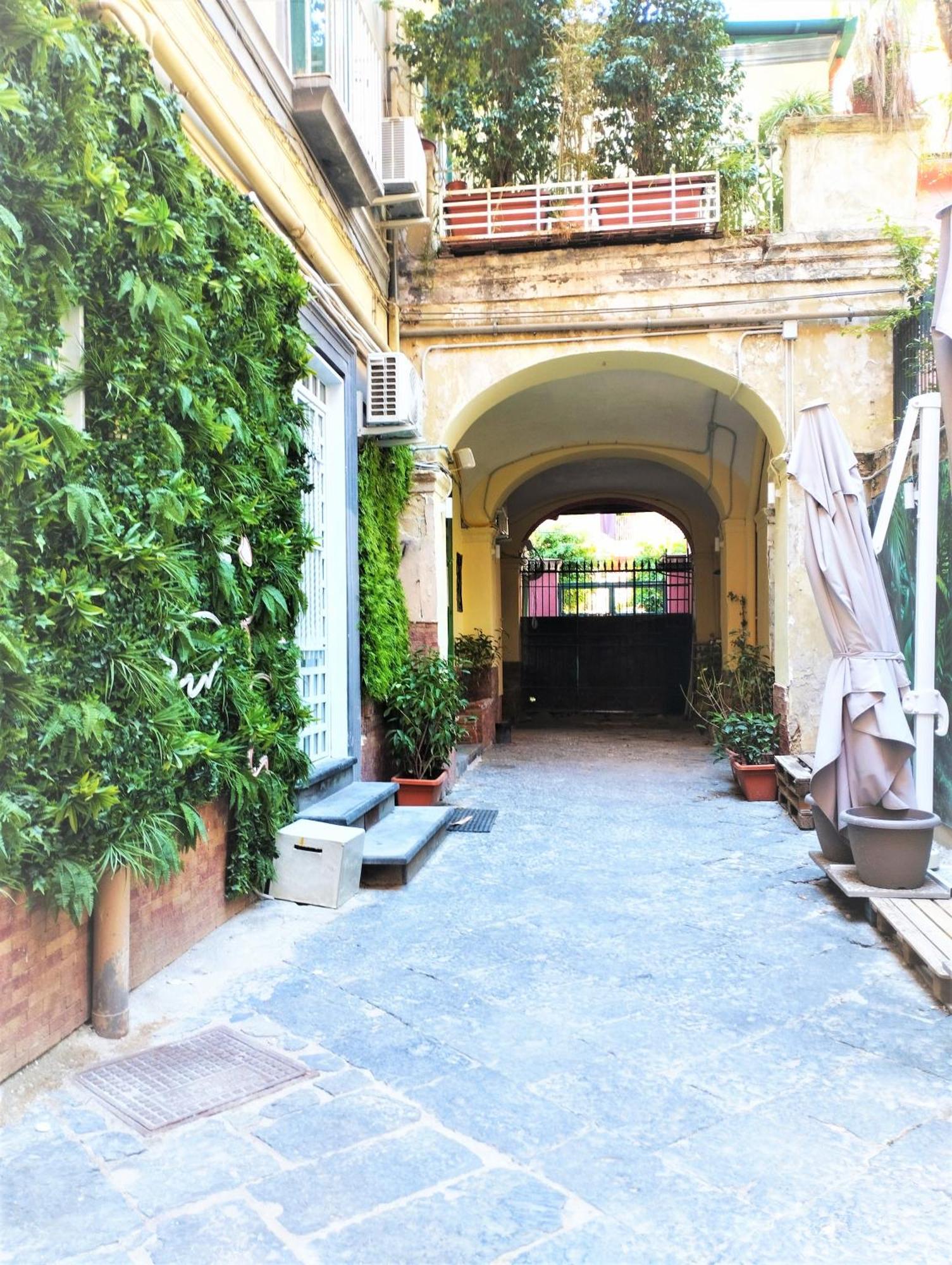 Residence E Appartamenti Bausan Νάπολη Εξωτερικό φωτογραφία